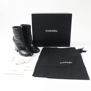 CHANEL Ankle boots 22A G39262 Shiny Goatskin Imitation Pearl black Women 36.5 Used Authentic